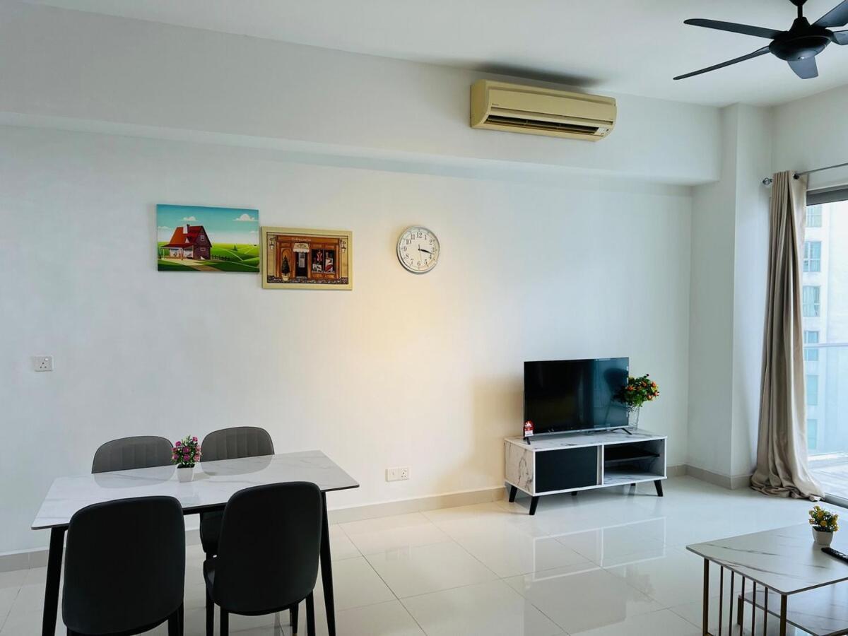 Regalia Upper View By Willow Homes Kuala Lumpur Camera foto